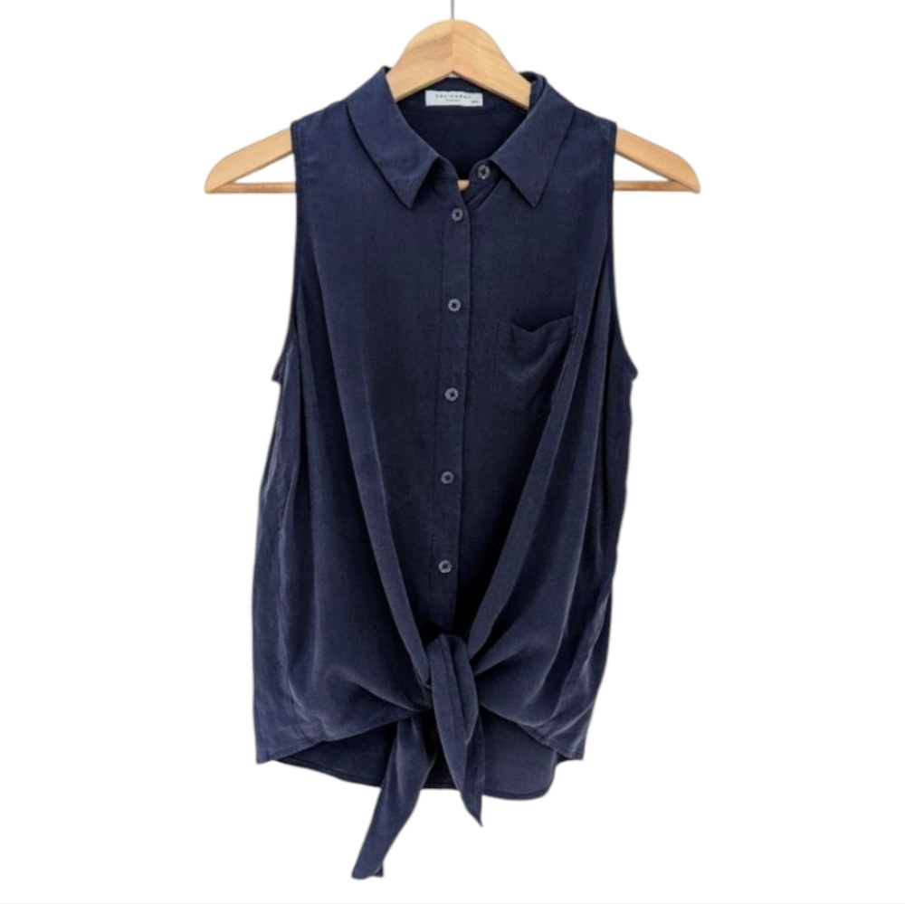 Equipment Femme 100% Silk Sleeveless Navy Front Tie Button-Up Top Size Medium